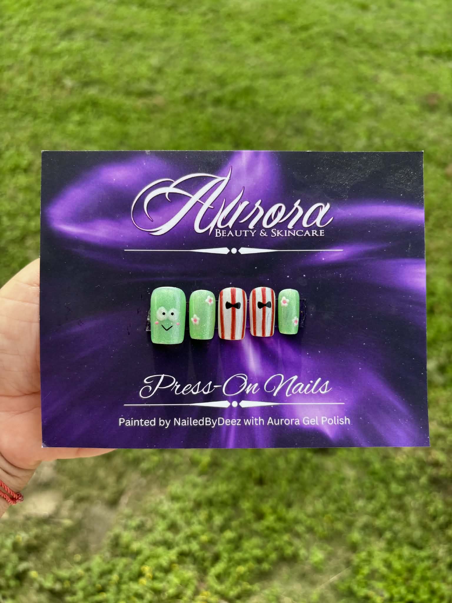 Dapper Frog Press-On Nails