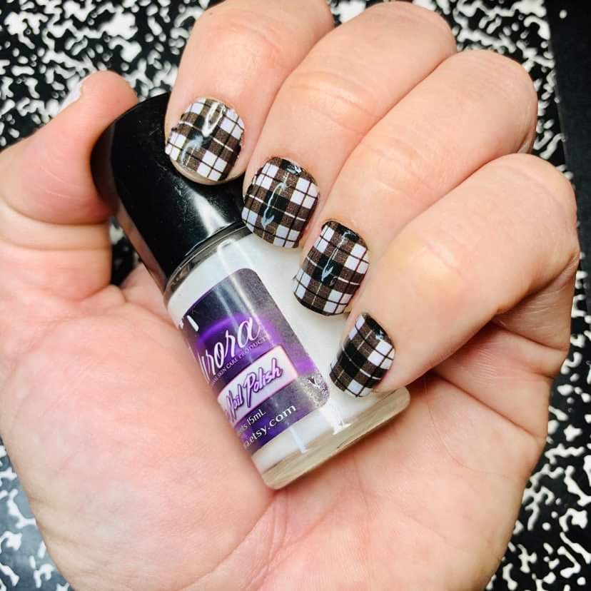 Black and White Plaid Nail Wraps